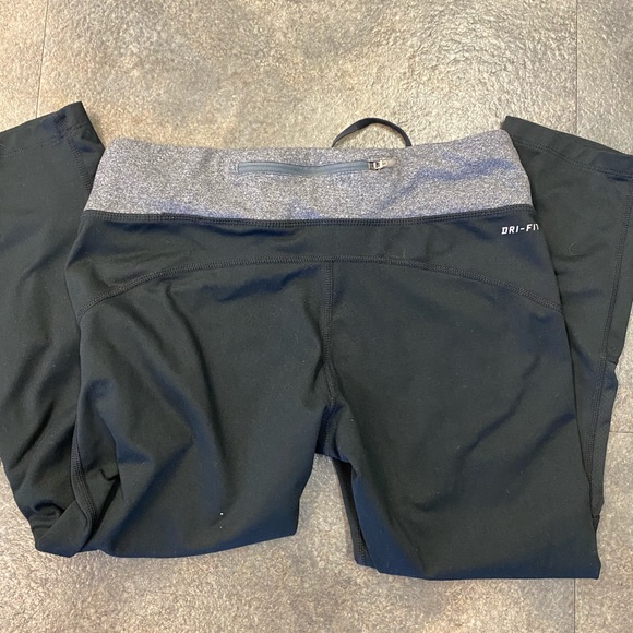 Nike Leggings- Capri - Picture 5 of 5